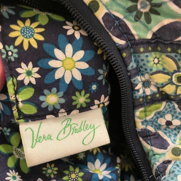 Vera Bradley - Daisy Daisy Print - Picture 5 of 5